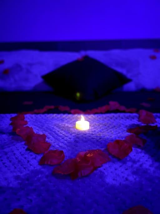Love Room Le Chalet / Jacuzzi / Sauna - Château-Landon29 de Love Room Le Chalet / Jacuzzi / Sauna