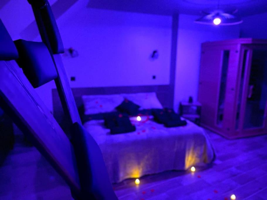 Love Room Le Chalet / Jacuzzi / Sauna - Château-Landon41 de Love Room Le Chalet / Jacuzzi / Sauna