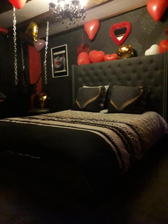 LOVE ROOM Le rouge et noir - Barr25 de LOVE ROOM Le rouge et noir