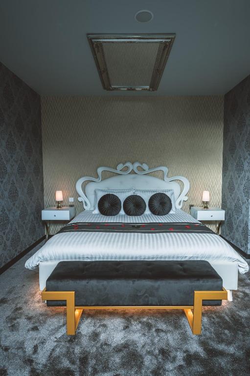 Love gite avec Spa nage privatif et espace coquin - Le Secret de l'Elixir - Argentré-du-Plessis2 de Love gite avec Spa nage privatif et espace coquin - Le Secret de l'Elixir