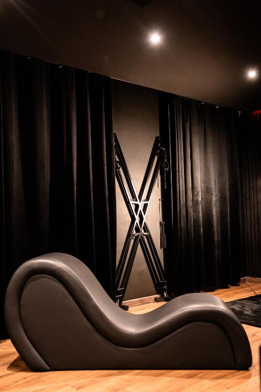 BlackRoom Suite de Luxe 50 Nuances de grey - Le Havre9 de BlackRoom Suite de Luxe 50 Nuances de grey
