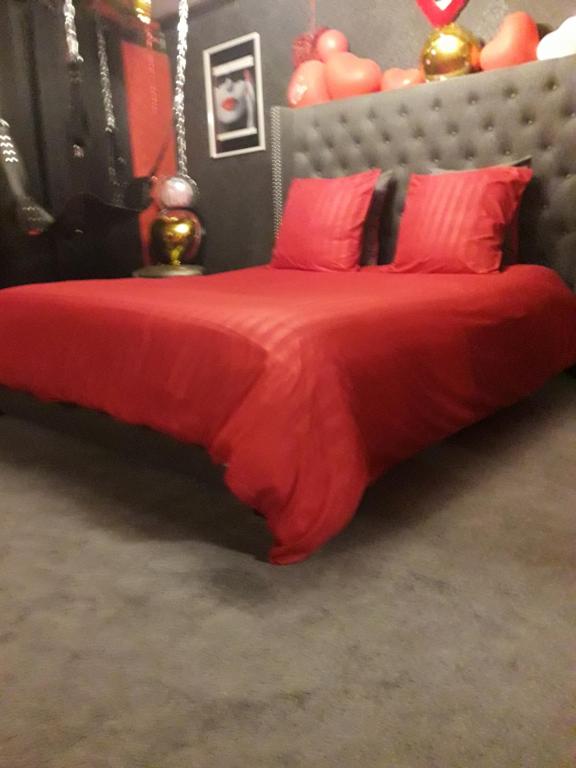 LOVE ROOM Le rouge et noir - Barr15 de LOVE ROOM Le rouge et noir