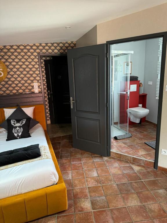 SUITE 785 Chambre Jacuzzi Sauna - Montauban18 de SUITE 785 Chambre Jacuzzi Sauna