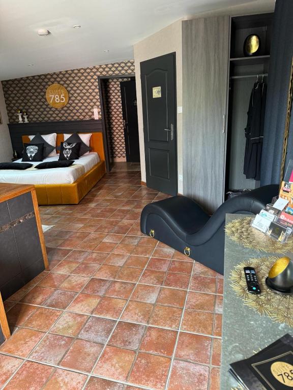 SUITE 785 Chambre Jacuzzi Sauna - Montauban14 de SUITE 785 Chambre Jacuzzi Sauna