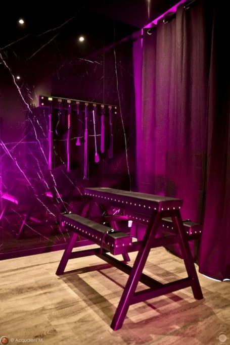 GreyRoom Cannes-Love Room BDSM - Cannes11 de GreyRoom Cannes-Love Room BDSM