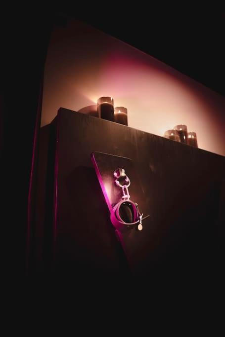 GreyRoom Cannes-Love Room BDSM - Cannes12 de GreyRoom Cannes-Love Room BDSM