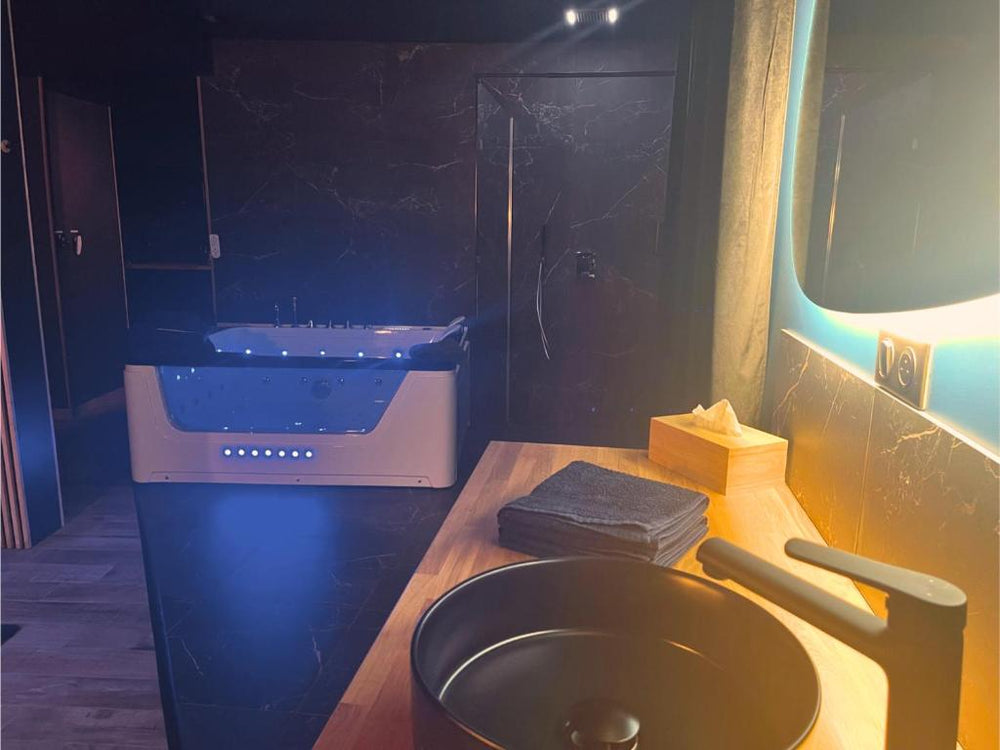 Suite Casanova avec SPA & Escape Love Game - Doux Bleu Jeux - Niort8 de Suite Casanova avec SPA & Escape Love Game - Doux Bleu Jeux