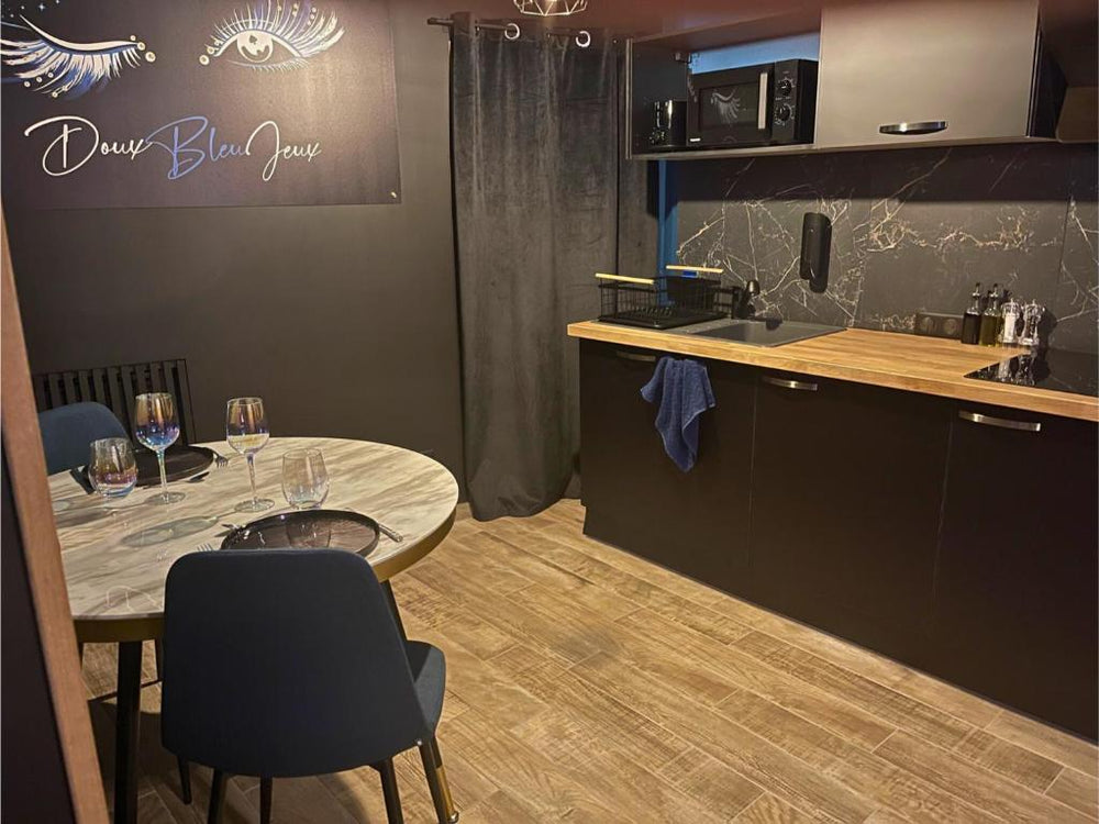 Suite Casanova avec SPA & Escape Love Game - Doux Bleu Jeux - Niort9 de Suite Casanova avec SPA & Escape Love Game - Doux Bleu Jeux
