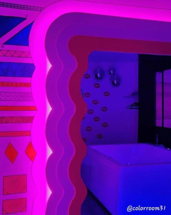 Colorroom31 - Nuit insolite - Spa - Tantra - Love room - Rouffiac-Tolosan16 de Colorroom31 - Nuit insolite - Spa - Tantra - Love room