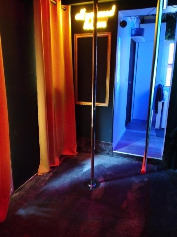 la love interdite chez love room Toulon - Toulon7 de la love interdite chez love room Toulon