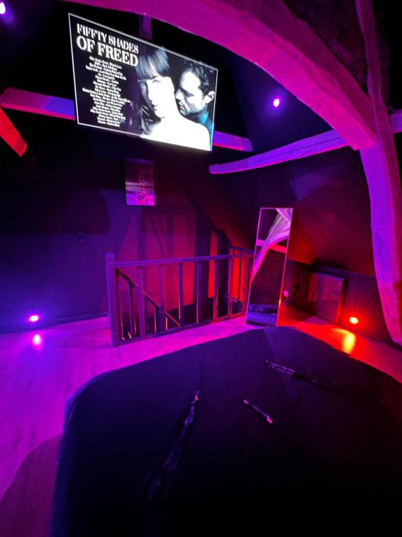 Loveroom de luxe - Thème 50 nuances de grey maison privative spa insolite - Douchy-les-Mines10 de Loveroom de luxe - Thème 50 nuances de grey maison privative spa insolite