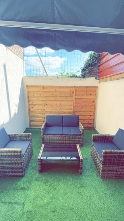 Loveroom 50 nuances de bulles jacuzzi et sauna privatif - Lens12 de Loveroom 50 nuances de bulles jacuzzi et sauna privatif