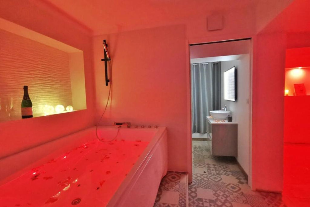 Love Room Perpignan Jacuzzi & Ambiance romantique - Villeneuve-de-la-Raho20 de Love Room Perpignan Jacuzzi & Ambiance romantique