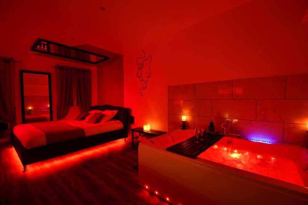 L'Arena - Love Room, Jacuzzi - La Seyne-sur-Mer3 de L'Arena - Love Room, Jacuzzi