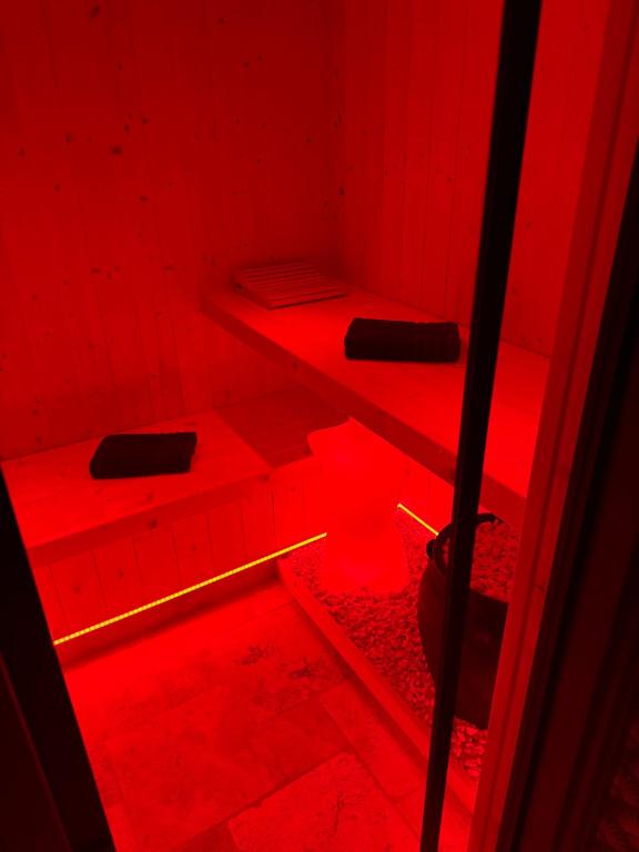 SUITE 785 Chambre Jacuzzi Sauna - Montauban2 de SUITE 785 Chambre Jacuzzi Sauna