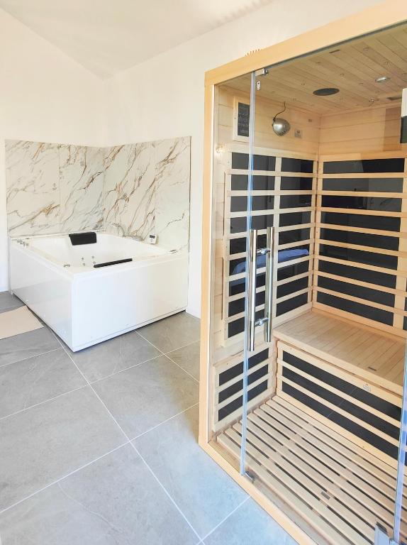 Maisons Plaisir & Pulsion Spa Sauna Privé - Allauch3 de Maisons Plaisir & Pulsion Spa Sauna Privé