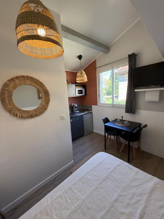 Loft, Studio and Love Rooms - Bourg-Saint-Christophe14 de Loft, Studio and Love Rooms