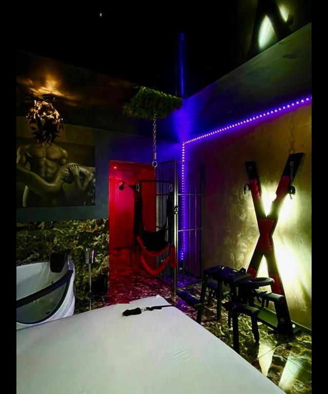 Love Room - Bucharest12 de Love Room