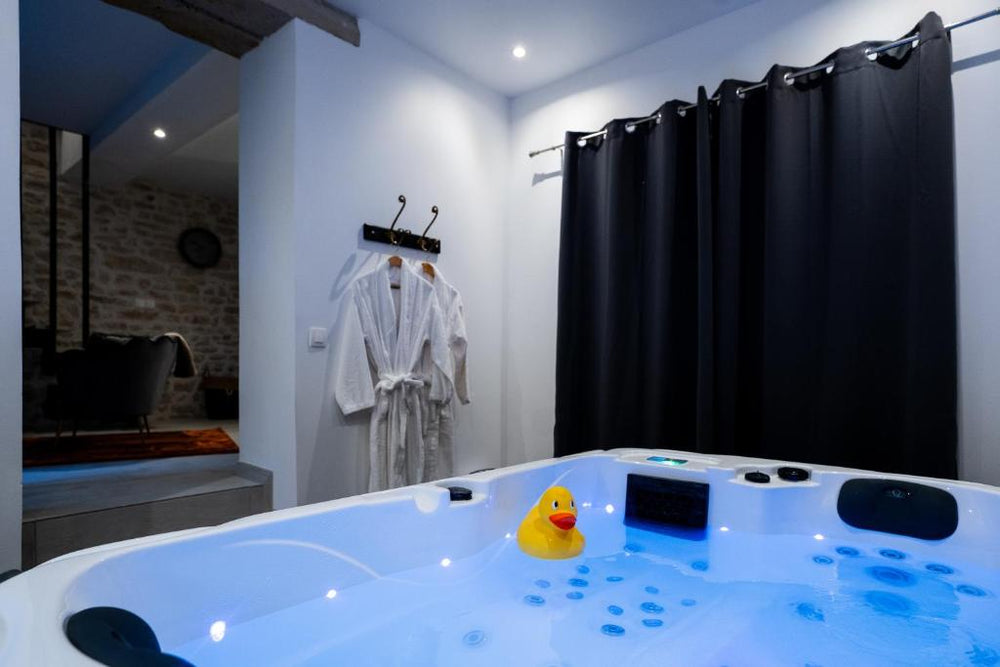 Love Room Une Pause à Deux - Jacuzzi - Chambre Secrète - Château-Landon22 de Love Room Une Pause à Deux - Jacuzzi - Chambre Secrète