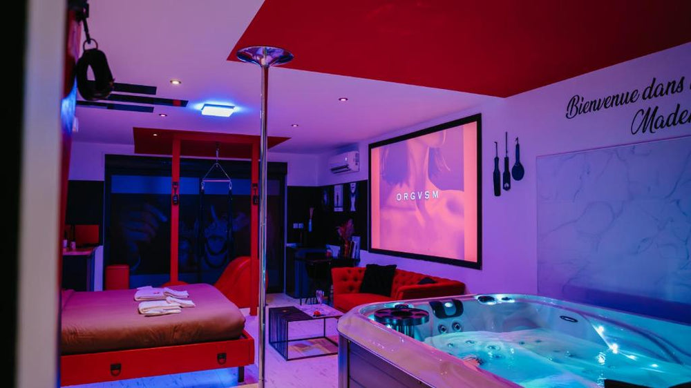 Loveroom Very Good Trip chambre avec jacuzzi privatif - Staple12 de Loveroom Very Good Trip chambre avec jacuzzi privatif