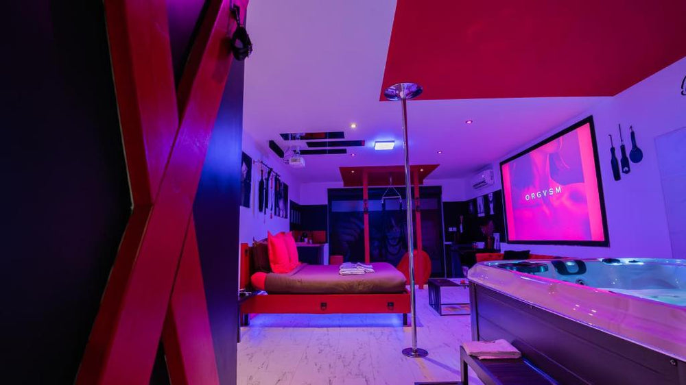 Loveroom Very Good Trip chambre avec jacuzzi privatif - Staple18 de Loveroom Very Good Trip chambre avec jacuzzi privatif