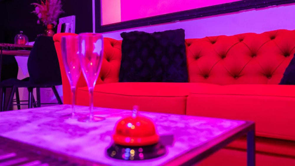 Loveroom Very Good Trip chambre avec jacuzzi privatif - Staple24 de Loveroom Very Good Trip chambre avec jacuzzi privatif