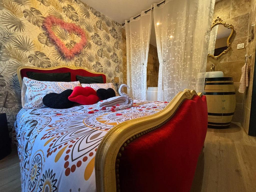 Romantisme et glamour avec spa ,jardin proche zénith - Dijon1 de Romantisme et glamour avec spa ,jardin proche zénith