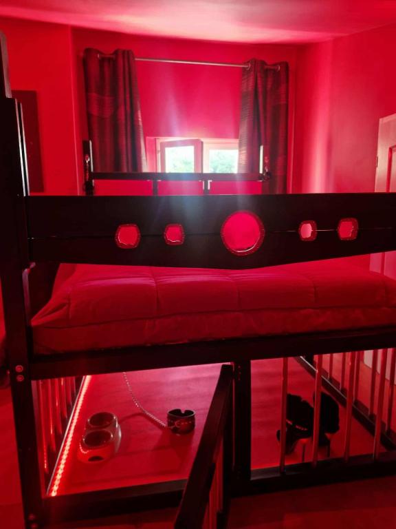 Le Donjon de la Garonne Suite BDSM - Pompignan30 de Le Donjon de la Garonne Suite BDSM