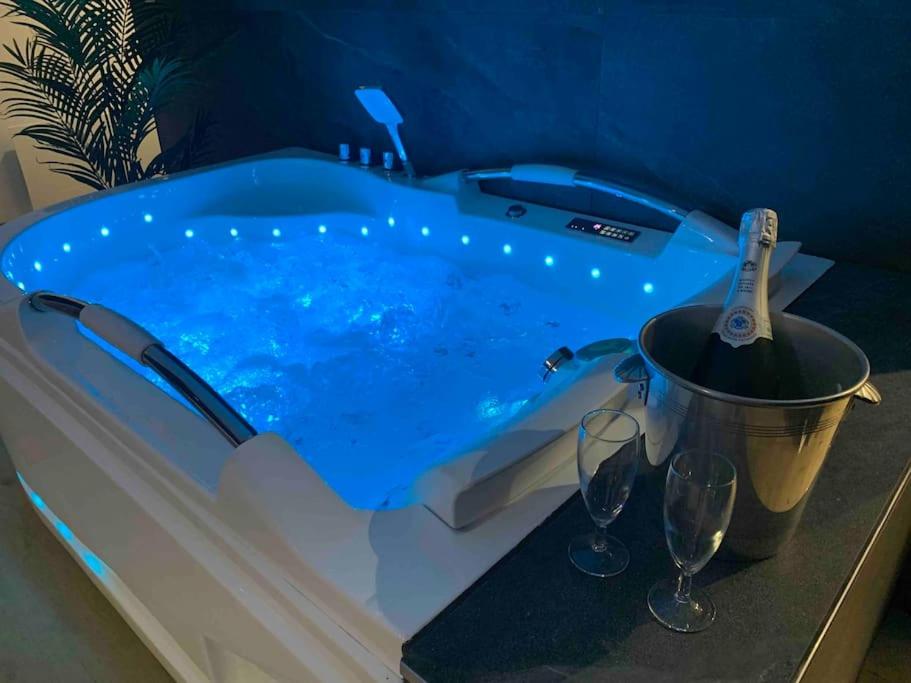 La Suite Saphir – spa privatif1 de La Suite Saphir – spa privatif