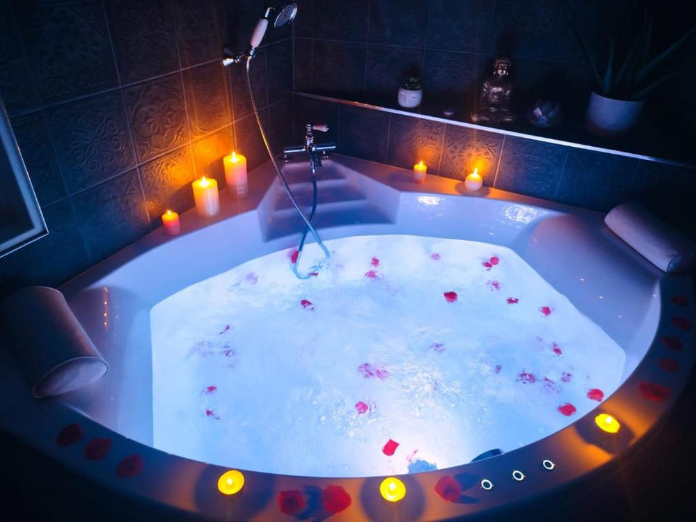 La jungle insolite, SPA, Écran cinéma, Lit à baldaquin king size, day use, 10 min centre3 de La jungle insolite, SPA, Écran cinéma, Lit à baldaquin king size, day use, 10 min centre
