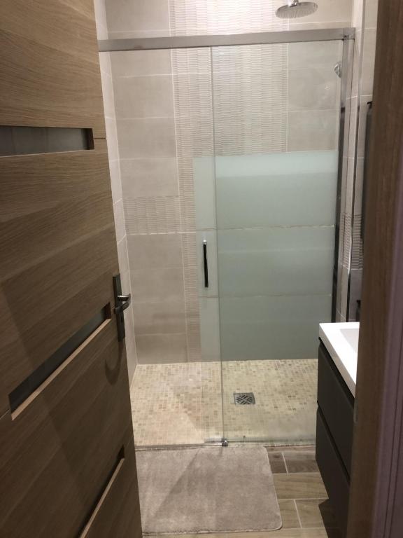 L EDEN et sa love room avec balnéothérapie - Maisons-Alfort17 de L EDEN et sa love room avec balnéothérapie
