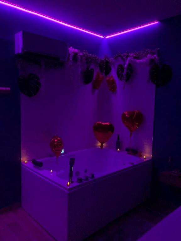 L EDEN et sa love room avec balnéothérapie - Maisons-Alfort8 de L EDEN et sa love room avec balnéothérapie
