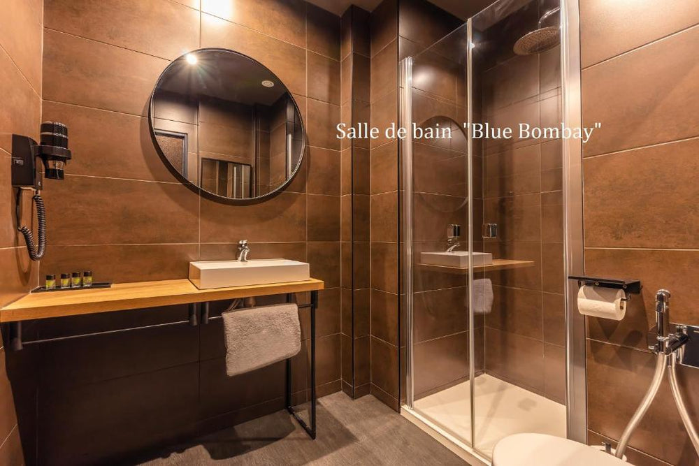 Love Hôtel avec nuit insolite au Dandy et Jacuzzi privatisé - Paris17 de Love Hôtel avec nuit insolite au Dandy et Jacuzzi privatisé
