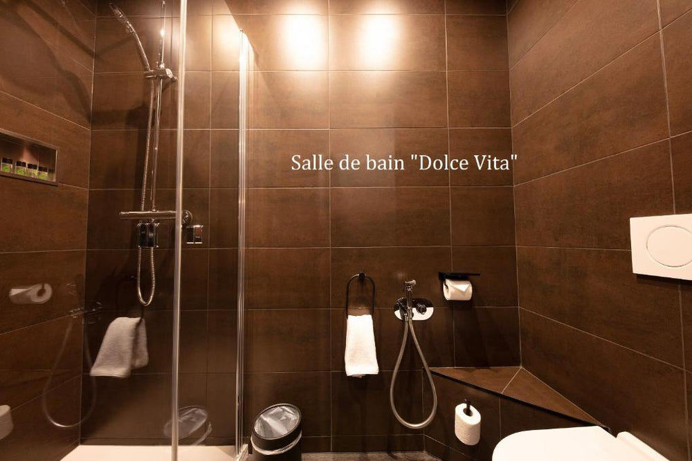 Love Hôtel avec nuit insolite au Dandy et Jacuzzi privatisé - Paris31 de Love Hôtel avec nuit insolite au Dandy et Jacuzzi privatisé
