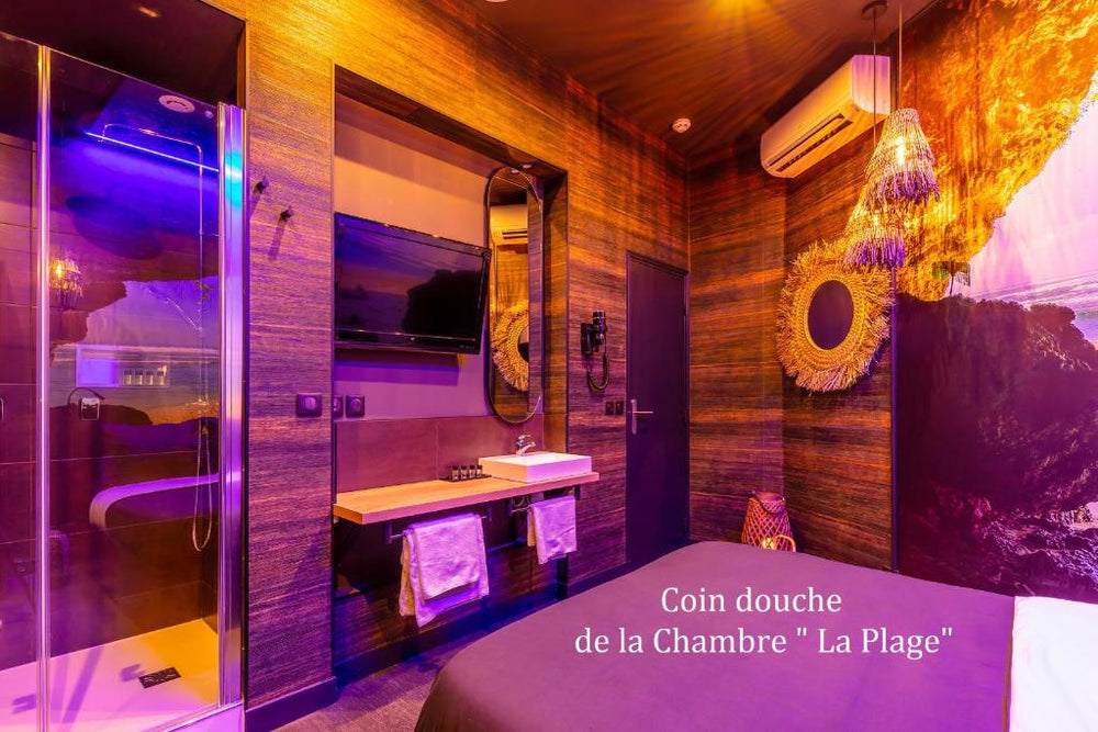Love Hôtel avec nuit insolite au Dandy et Jacuzzi privatisé - Paris3 de Love Hôtel avec nuit insolite au Dandy et Jacuzzi privatisé

