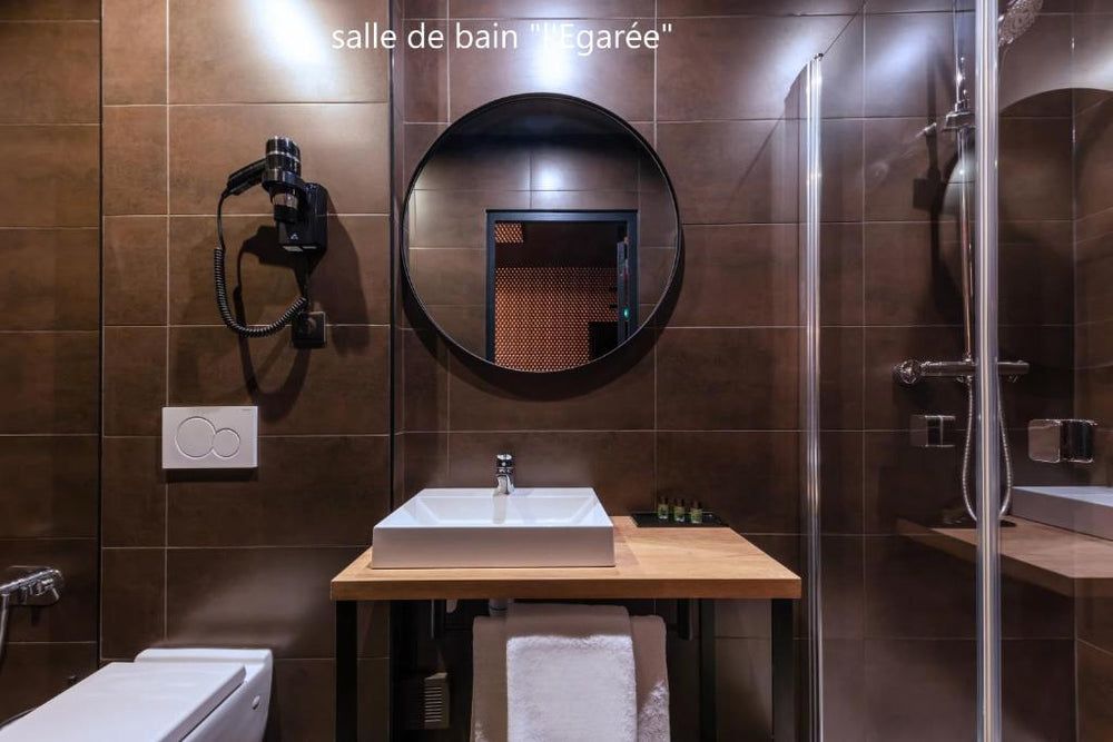 Love Hôtel avec nuit insolite au Dandy et Jacuzzi privatisé - Paris40 de Love Hôtel avec nuit insolite au Dandy et Jacuzzi privatisé
