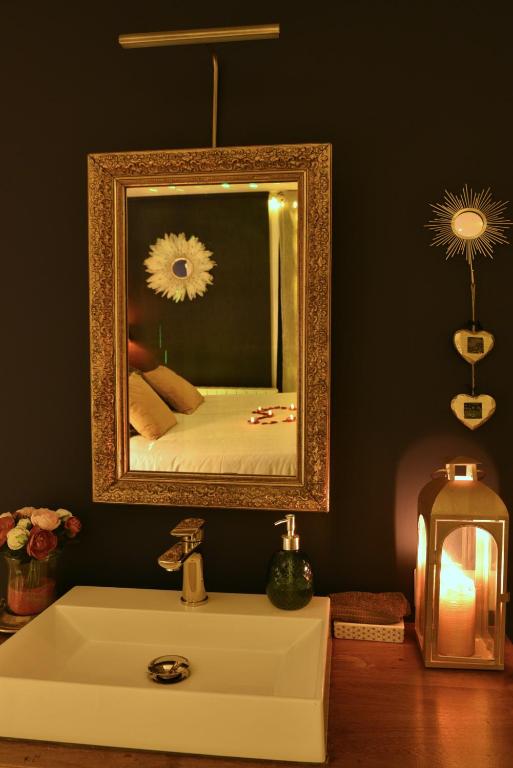 La Duchesse - Loveroom Moonlove Place Stanislas - Nancy14 de La Duchesse - Loveroom Moonlove Place Stanislas
