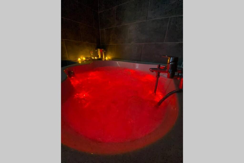 Love Room - L'Atelier Des Nuan'S - Horbourg18 de Love Room - L'Atelier Des Nuan'S
