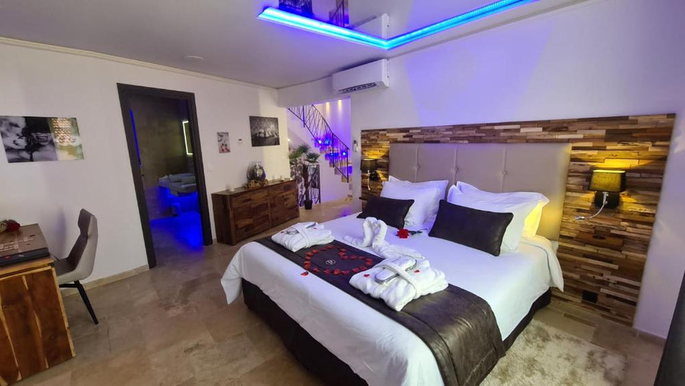 Loveroom La Garçonn'Hyères - Hyères27 de Loveroom La Garçonn'Hyères
