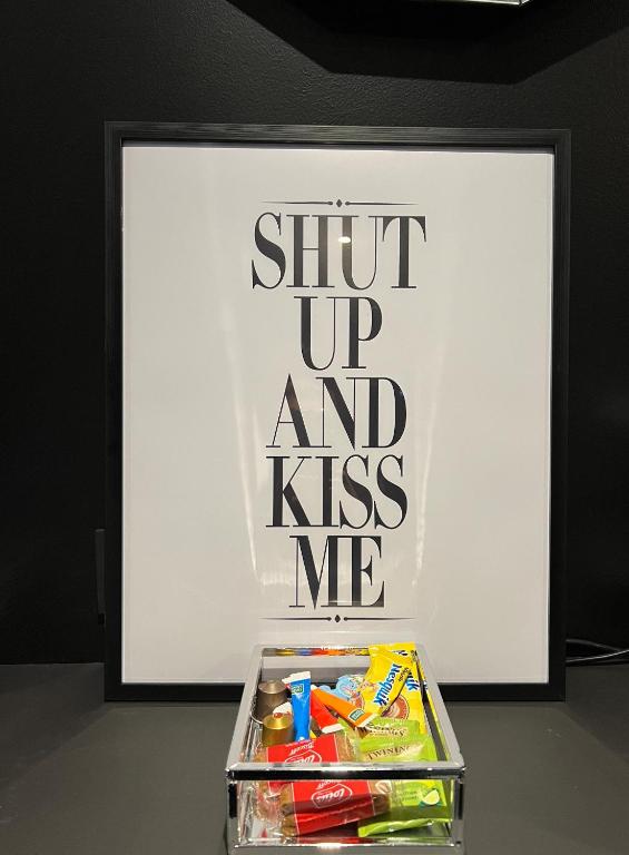 PARENTHESE LOVE - Amour & Tentation Suite Balnéo SPA Proche Orly-Paris - La Ville-du-Bois4 de PARENTHESE LOVE - Amour & Tentation Suite Balnéo SPA Proche Orly-Paris
