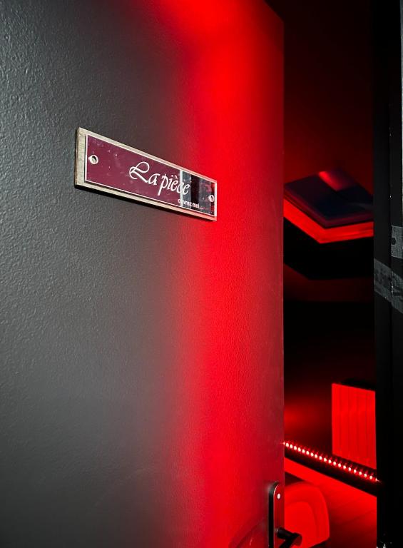 PARENTHESE LOVE - Amour & Tentation Suite Balnéo SPA Proche Orly-Paris - La Ville-du-Bois6 de PARENTHESE LOVE - Amour & Tentation Suite Balnéo SPA Proche Orly-Paris
