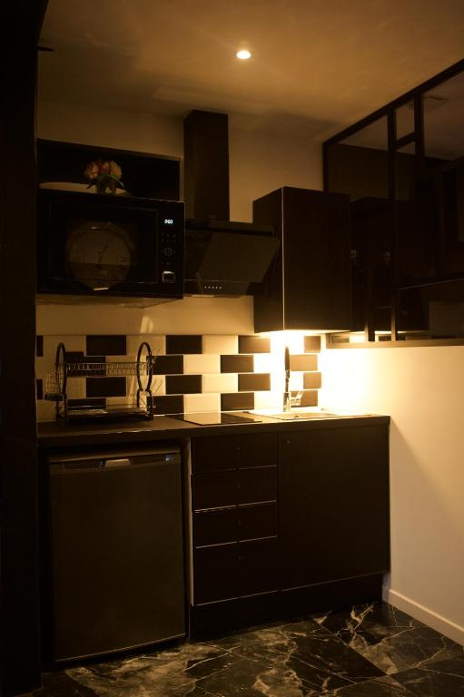 PARENTHESE LOVE - Amour & Tentation Suite Balnéo SPA Proche Orly-Paris - La Ville-du-Bois20 de PARENTHESE LOVE - Amour & Tentation Suite Balnéo SPA Proche Orly-Paris
