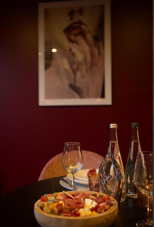 PARENTHESE LOVE - Amour & Tentation Suite Balnéo SPA Proche Orly-Paris - La Ville-du-Bois21 de PARENTHESE LOVE - Amour & Tentation Suite Balnéo SPA Proche Orly-Paris
