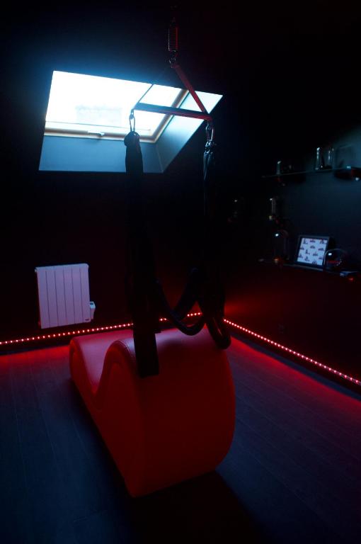 PARENTHESE LOVE - Amour & Tentation Suite Balnéo SPA Proche Orly-Paris - La Ville-du-Bois25 de PARENTHESE LOVE - Amour & Tentation Suite Balnéo SPA Proche Orly-Paris
