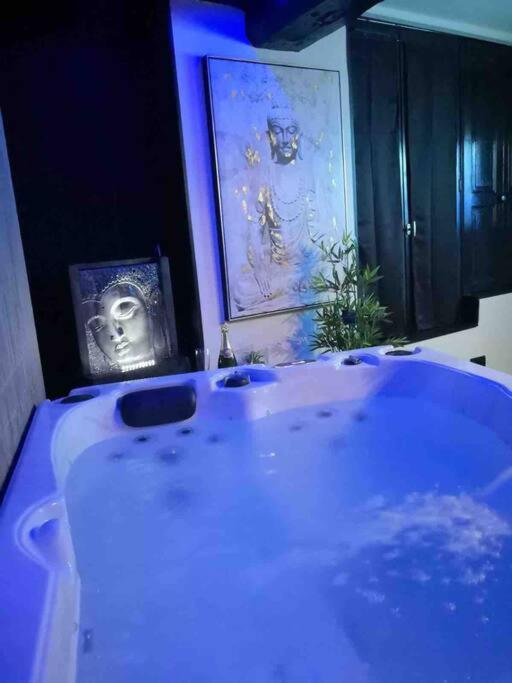 Loveroom La Parenthèse d ‘Auxerre - Auxerre4 de Loveroom La Parenthèse d ‘Auxerre
