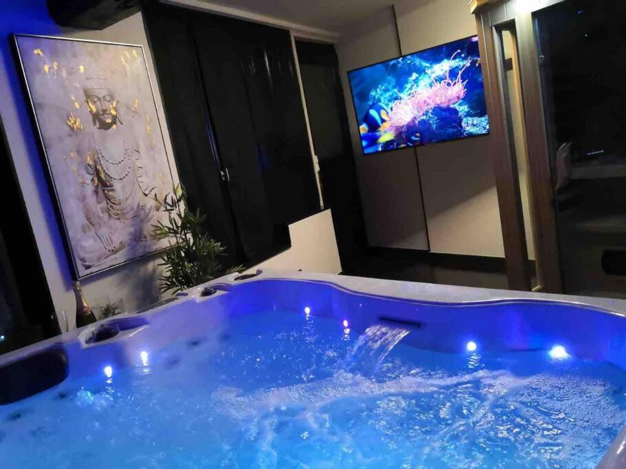 Loveroom La Parenthèse d ‘Auxerre - Auxerre7 de Loveroom La Parenthèse d ‘Auxerre
