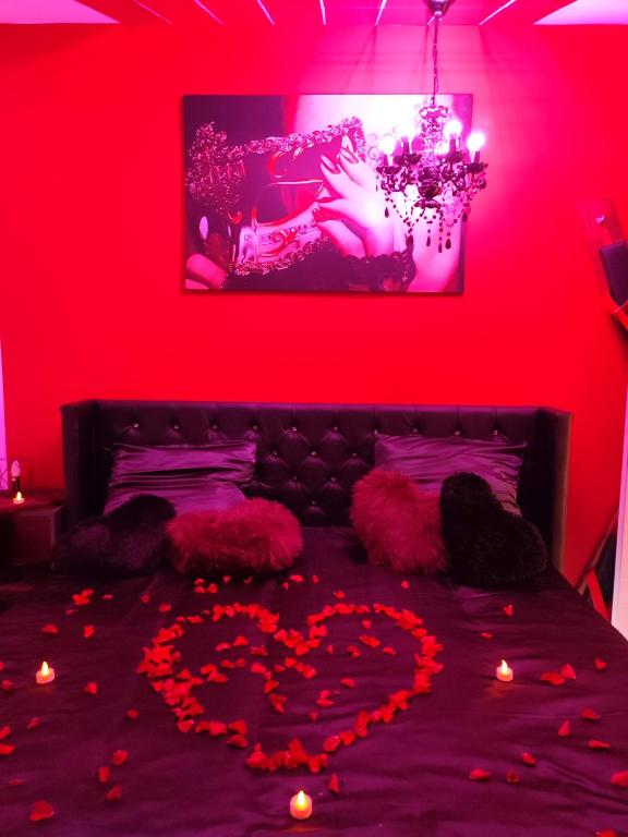 Gîte Ange ou Démon, jacuzzi, sauna, love room, location à la journée - Benfeld16 de Gîte Ange ou Démon, jacuzzi, sauna, love room, location à la journée
