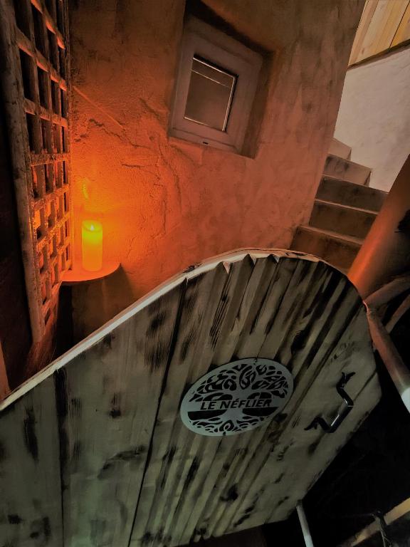 Le Néflier Dijon - appart balnéo - SPA romantique pour 2 - Dijon2 de Le Néflier Dijon - appart balnéo - SPA romantique pour 2
