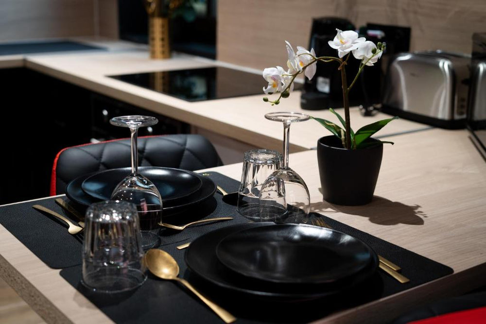 Capsule Secret - Jacuzzi - Netflix & Home cinéma - Jeux de couple - Barre de pole dance - Valenciennes33 de Capsule Secret - Jacuzzi - Netflix & Home cinéma - Jeux de couple - Barre de pole dance
