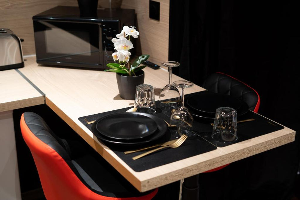 Capsule Secret - Jacuzzi - Netflix & Home cinéma - Jeux de couple - Barre de pole dance - Valenciennes31 de Capsule Secret - Jacuzzi - Netflix & Home cinéma - Jeux de couple - Barre de pole dance
